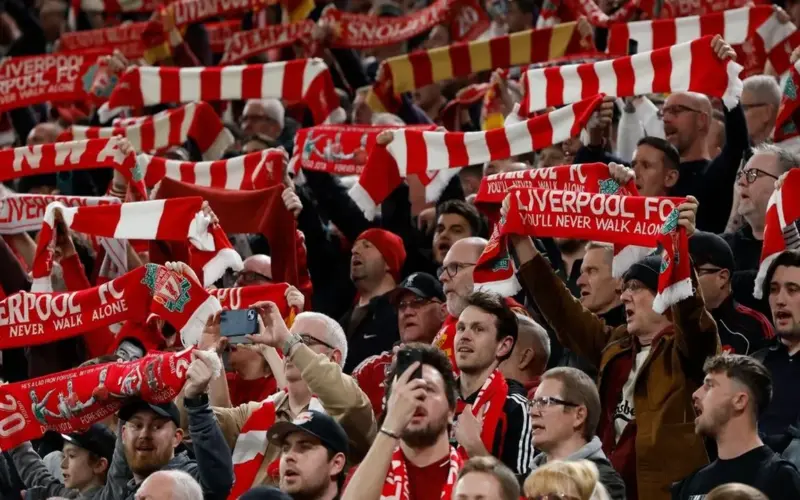 جماهير ليفربول تستهل “موجة الاحتجاجات” في مباراة فولهام